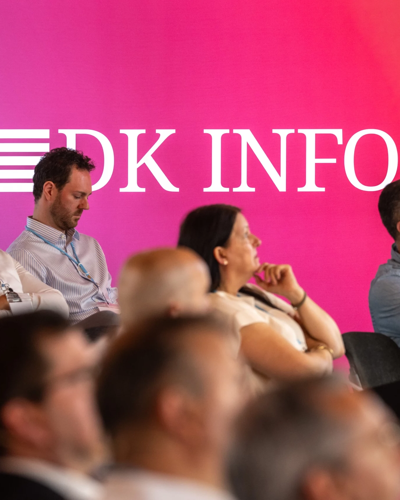 DK Info 2025 Event Branding Paravent Raumteiler