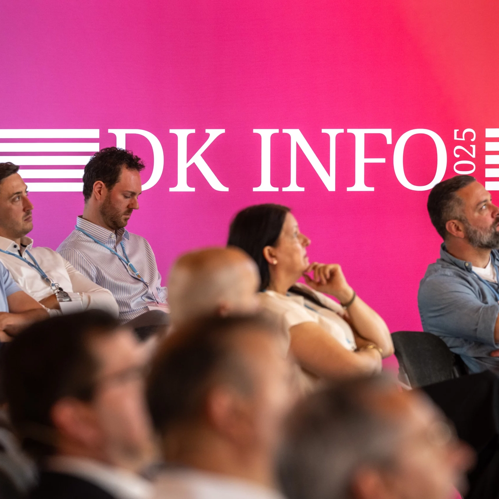 DK Info 2025 Event Branding Paravent Raumteiler
