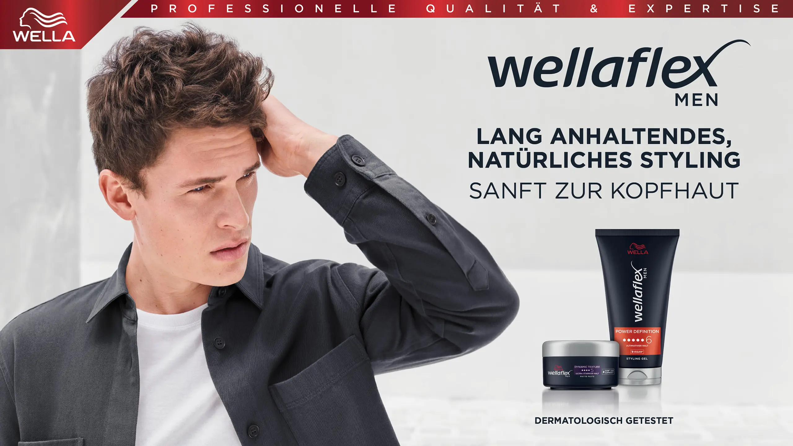 Portrait, junger Mann streicht durchs Haar wellaflex men